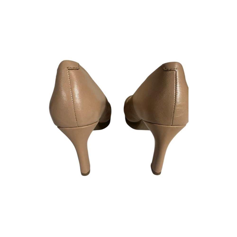 Size 8 Clarks Warm Beige/Nude Leather Heels Ambyr2 Bradley Round Toe Classic - Picture 5 of 9